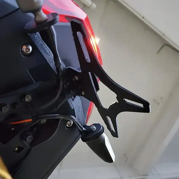 R&G Tail Tidy (Lp0302bk) 1